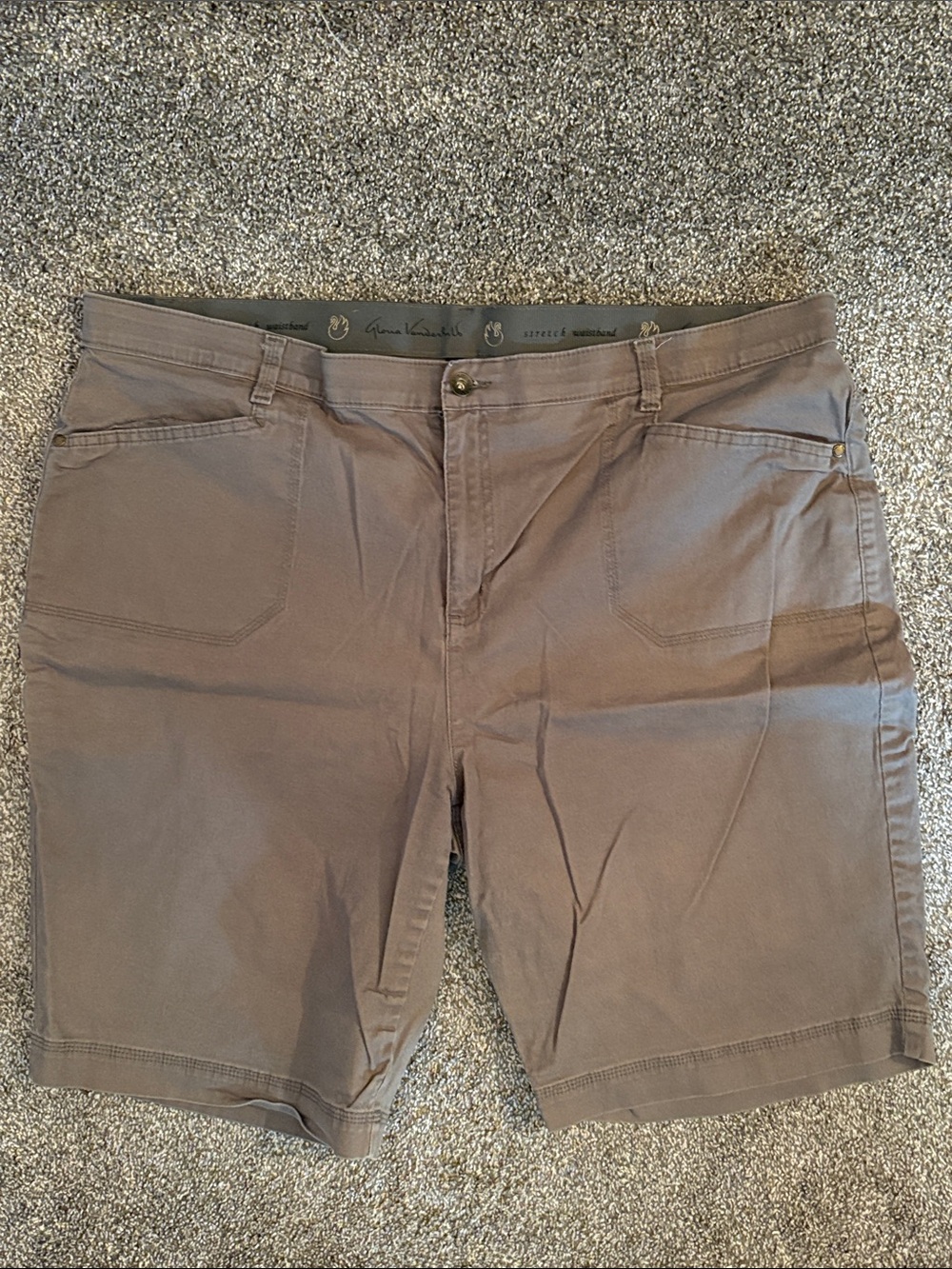 Olive green Gloria Vanderbilt women’s Bermuda shorts size 22W stretch chino